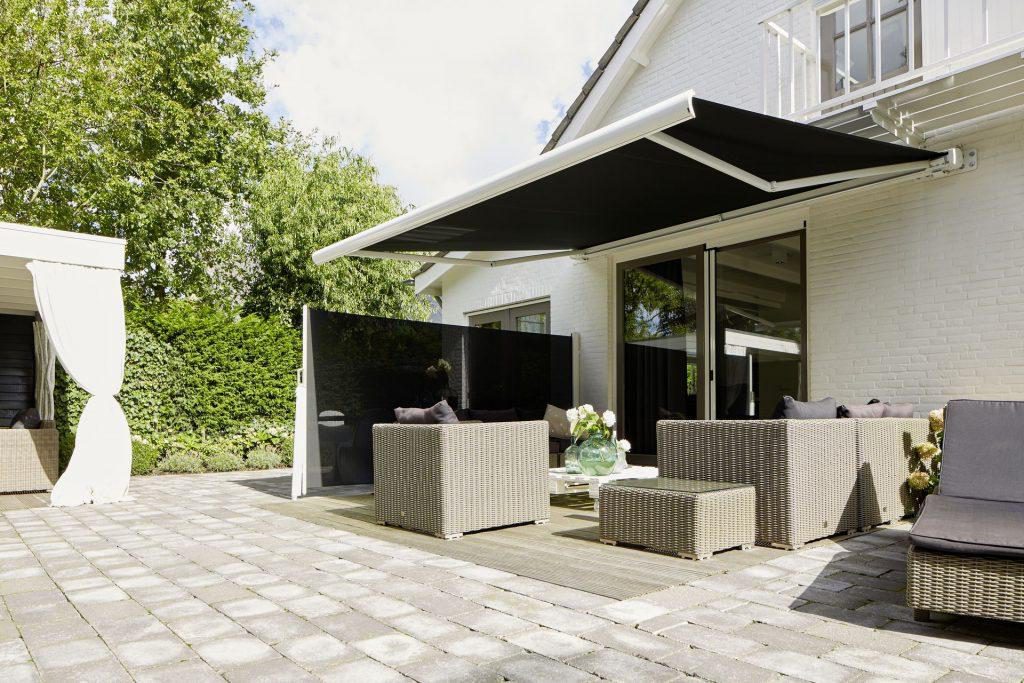 Selecting the Right Awning for All-Year Use